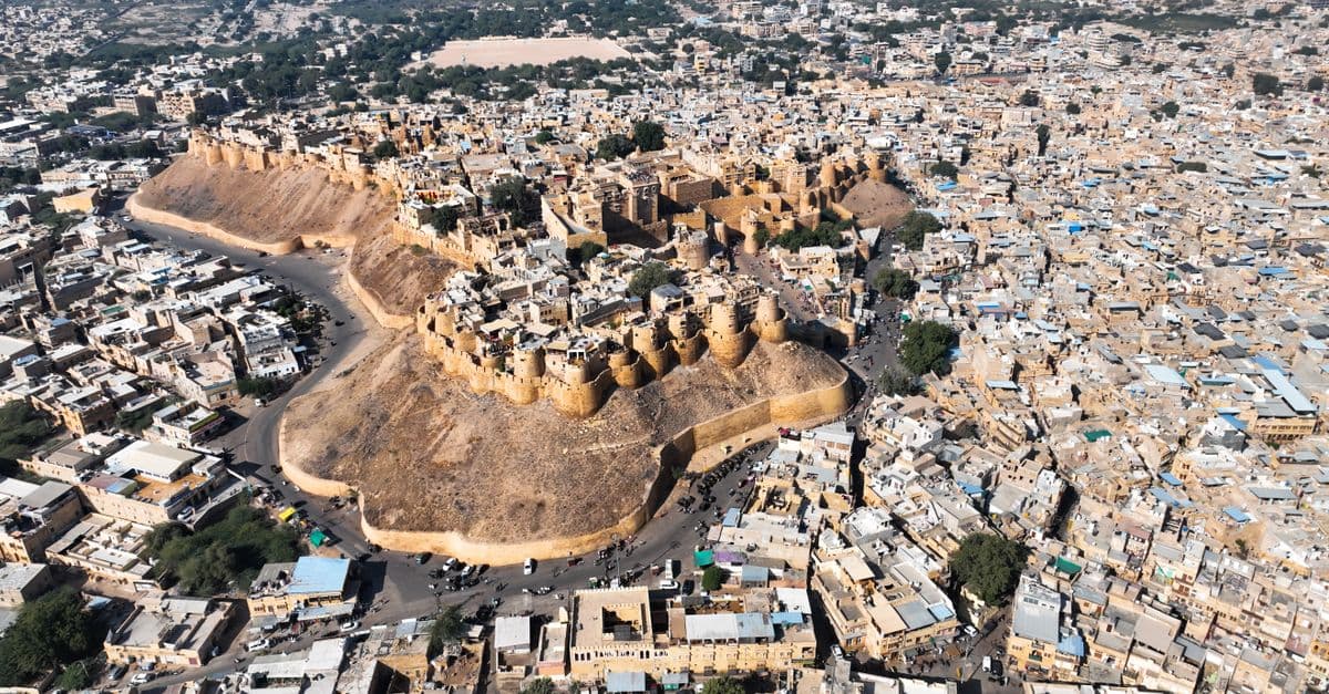 Jaisalmer — golden desert
