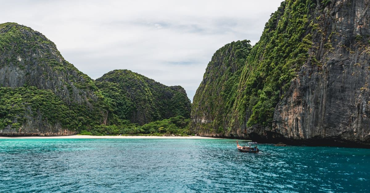Phuket in 5 Days: Beaches, Islands and Old Town